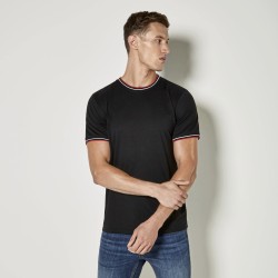 Modny T-shirt z kontrastowymi kołnierzykami